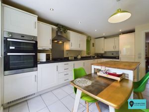 Kitchen/Diner- click for photo gallery